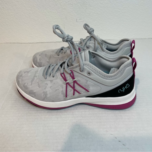 Women's Ryka, Dynamic Pro Training Shoe, size 8 - Picture 2 of 9